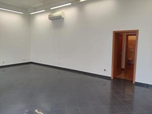 Prodej obchodního prostoru, Karlovy Vary, Zámecký vrch, 47 m2