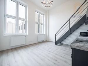 Pronájem bytu 2+kk, Praha - Vršovice, Kubánské náměstí, 32 m2