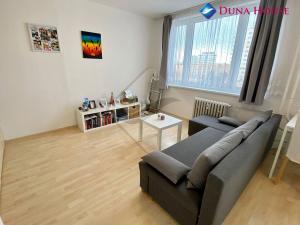 Pronájem bytu 1+kk, Praha - Záběhlice, Topolová, 31 m2