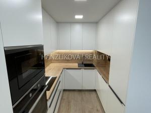 Pronájem bytu 2+kk, České Budějovice, Branišovská, 52 m2