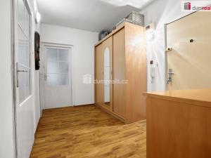 Prodej bytu 2+1, Ostrov, Kollárova, 52 m2