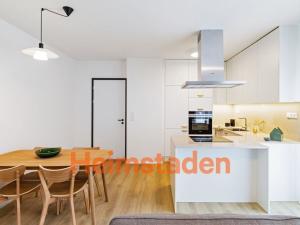 Pronájem bytu 3+kk, Praha - Holešovice, Vrbenského, 75 m2