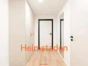 Pronájem bytu 1+kk, Praha - Holešovice, Vrbenského, 45 m2