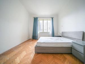 Pronájem bytu 4+1, Praha - Dejvice, Zelená, 130 m2