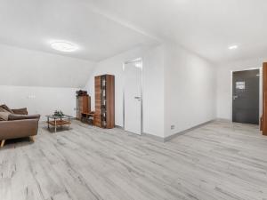 Prodej rodinného domu, Pěčice, 331 m2