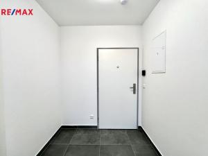 Pronájem bytu 1+kk, Karlovy Vary, Šumavská, 38 m2