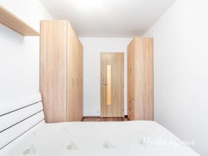 Pronájem bytu 2+kk, Praha - Kamýk, Machuldova, 43 m2