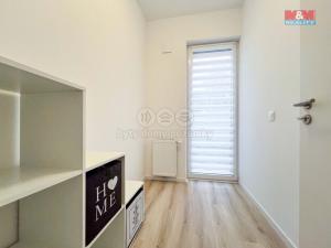 Pronájem bytu 1+kk, Praha - Horní Měcholupy, Milánská, 38 m2