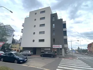 Pronájem bytu 1+kk, Praha - Kobylisy, Vršní, 40 m2