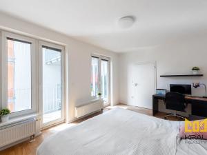 Prodej bytu 3+kk, Praha - Strašnice, Názovská, 89 m2