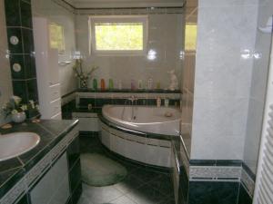 Pronájem bytu 2+1, Průhonice, Říčanská, 72 m2