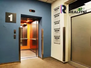 Pronájem kanceláře, Zlín, Kvítková, 82 m2