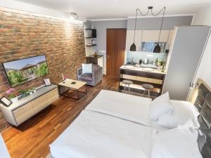 Pronájem bytu 1+kk, Praha - Nové Město, Hlavova, 33 m2