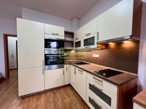 Pronájem bytu 1+kk, Praha - Malešice, Počernická, 33 m2