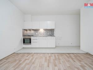 Prodej bytu 2+kk, Praha - Kyje, Pelušková, 42 m2