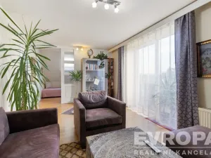 Prodej rodinného domu, Praha - Suchdol, Armádní, 400 m2