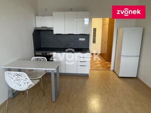 Pronájem bytu 1+kk, Zlín, Javorová, 28 m2