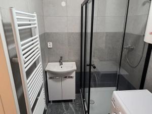 Pronájem bytu 3+kk, Praha - Štěrboholy, Hrušovská, 60 m2