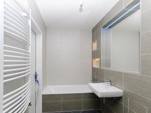 Prodej bytu 2+kk, Praha - Dolní Měcholupy, Kardausova, 53 m2