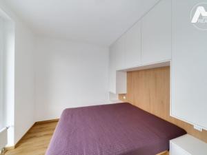 Pronájem bytu 2+kk, Praha - Holešovice, Jankovcova, 45 m2