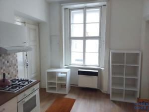 Pronájem bytu 2+kk, Praha - Staré Město, Betlémské náměstí, 38 m2