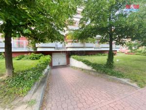 Prodej garážového stání, Praha, U kříže, 12 m2