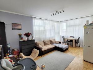 Pronájem bytu 2+kk, Praha - Hlubočepy, Voskovcova, 45 m2