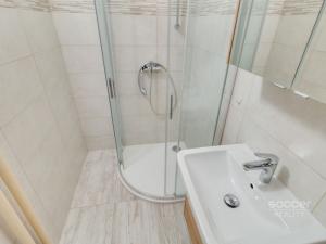 Pronájem bytu 2+kk, Praha - Kbely, Luštěnická, 54 m2