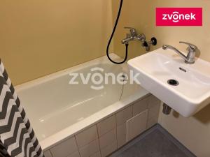 Pronájem bytu 2+1, Zlín, Budovatelská, 45 m2