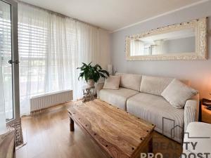 Pronájem bytu 2+kk, Praha - Malešice, Počernická, 57 m2