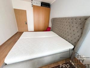 Pronájem bytu 2+kk, Praha - Malešice, Počernická, 57 m2