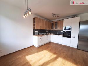 Pronájem bytu 3+kk, Praha - Vysočany, Pod Harfou, 85 m2