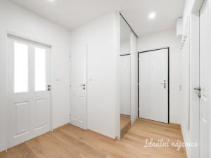 Pronájem bytu 4+kk, Praha - Modřany, Mádrova, 72 m2