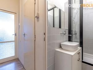 Pronájem bytu 1+kk, Praha - Záběhlice, Jabloňová, 28 m2