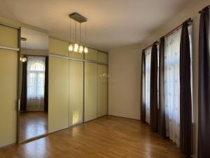 Prodej bytu 2+kk, Praha - Vinohrady, Záhřebská, 69 m2