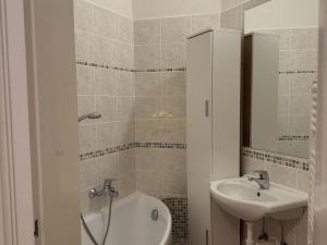 Prodej bytu 2+kk, Praha - Vinohrady, Záhřebská, 69 m2