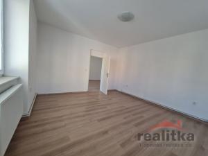 Pronájem bytu 2+1, Opava - Město, Ostrožná, 76 m2