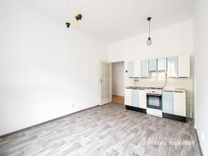 Pronájem bytu 2+kk, Praha - Bubeneč, Zelená, 44 m2