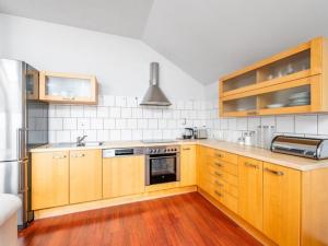 Pronájem bytu 2+kk, Praha - Horní Měcholupy, Padovská, 62 m2