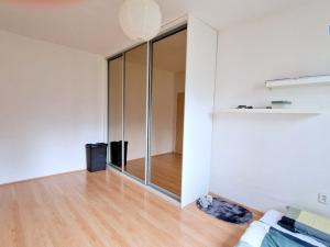 Pronájem bytu 2+kk, Praha - Strašnice, Krupská, 46 m2