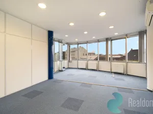 Pronájem kanceláře, České Budějovice, Pražská tř., 844 m2