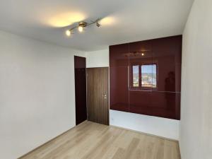 Pronájem bytu 4+kk, Praha - Štěrboholy, Kryšpínova, 104 m2