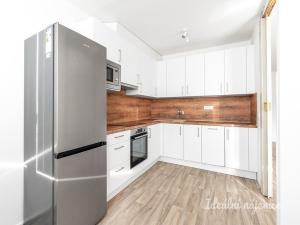 Pronájem bytu 3+1, Praha - Kobylisy, Rajmonova, 67 m2