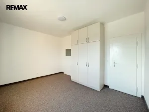 Pronájem kanceláře, Lety, 100 m2