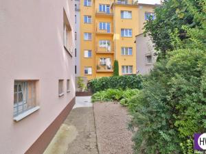 Pronájem bytu 2+kk, Praha - Podolí, Dvorecké náměstí, 1041 m2