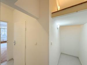 Pronájem bytu 1+kk, Praha - Vinohrady, Londýnská, 11000 m2