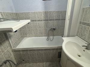 Pronájem bytu 2+kk, Opava, 44 m2