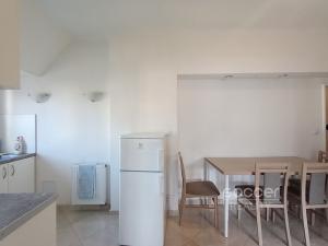 Pronájem bytu 2+1, Praha - Podolí, Pravá, 55 m2