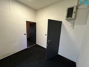 Pronájem obchodního prostoru, Znojmo, Dukelských bojovníků, 99 m2