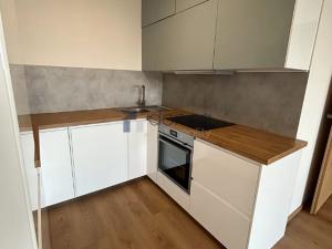 Pronájem bytu 2+kk, Praha - Vysočany, Čakovická, 63 m2